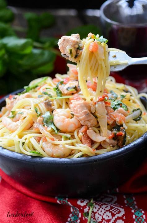 Quick And Easy Spicy Seafood Arrabbiata .